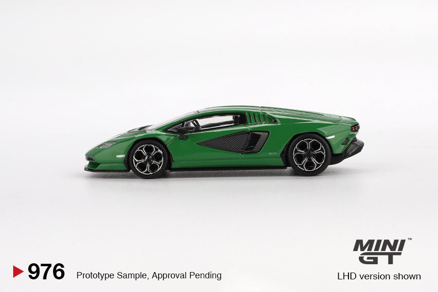 Mini GT #976 - Lamborghini Countach LPI 800-4, grün | 1:64