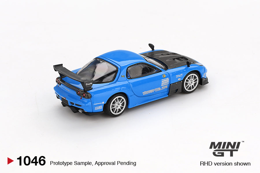 Mini GT #1046 - Mazda RX7 (FD3S) RE-Amemiya 20B NA 3ROTOR-7 “Ama-san Go”, blau | 1:64