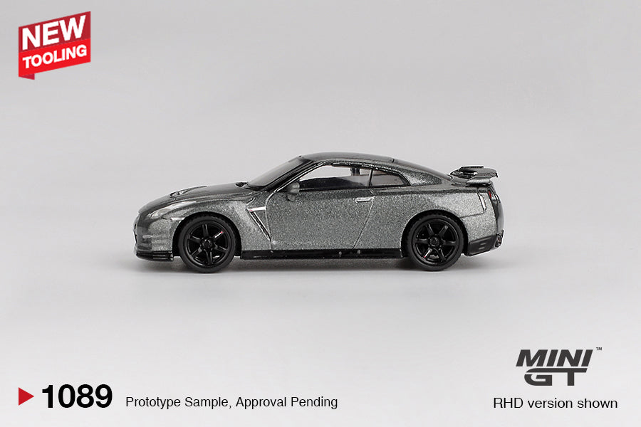 Mini GT #1089 - Nissan GT-R 2013 NISMO R35 CRS Version, Dark Metal Gray | 1:64