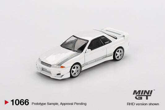 Mini GT #1066 - Nissan Skyline GT-R (R32) Veilside Combat C-I, white | 1:64