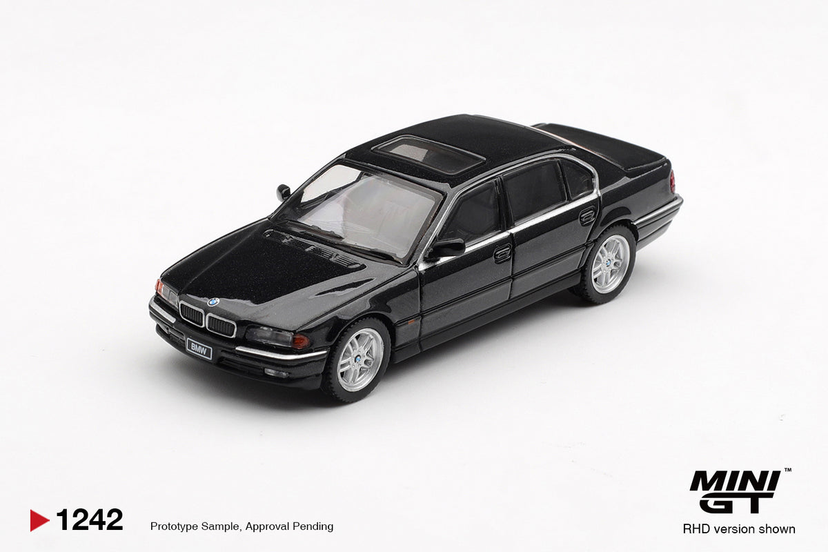 Mini GT #1242 - BMW 750IL, Black Sapphire | 1:64