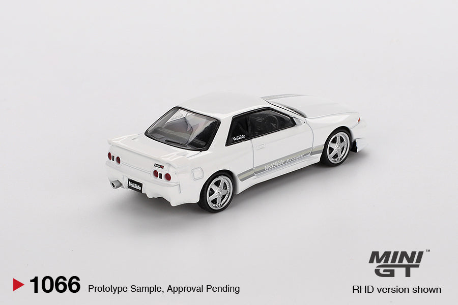 Mini GT #1066 - Nissan Skyline GT-R (R32) Veilside Combat C-I, white | 1:64